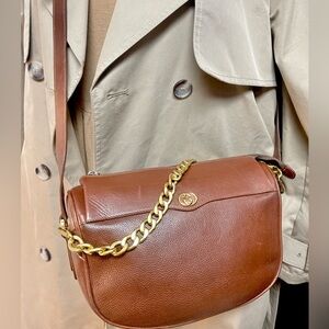 Authentic vintage Gucci GG logo leather crossbody bag 001.115.0918